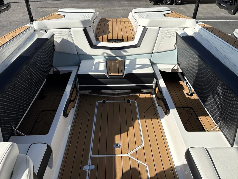 Slide: The Image of Nautique G25 2026 - 21