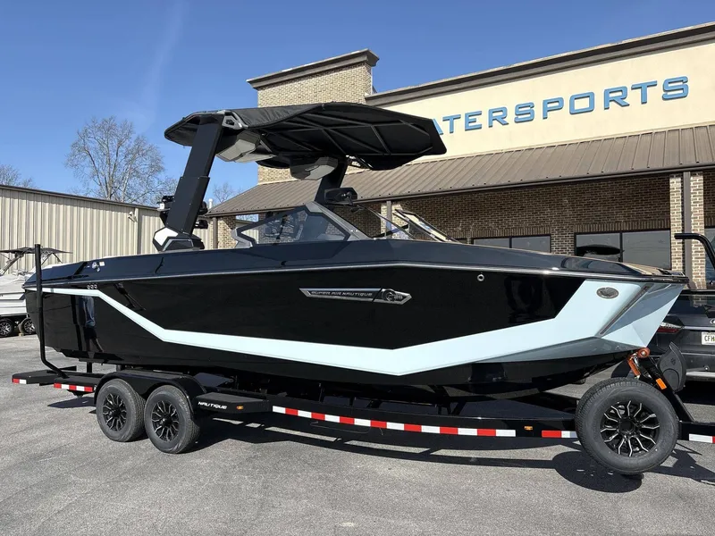 Slide: The Image of Nautique G25 2026 - 25