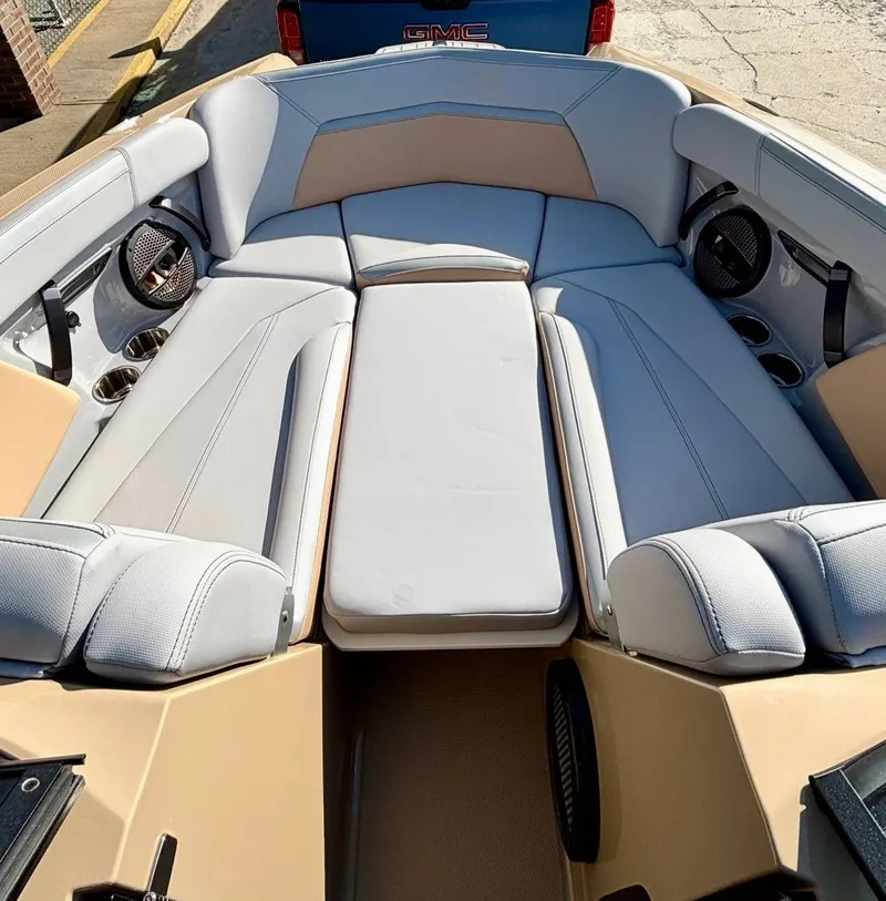 Slide: The Image of MasterCraft X STAR S 2023 - 10