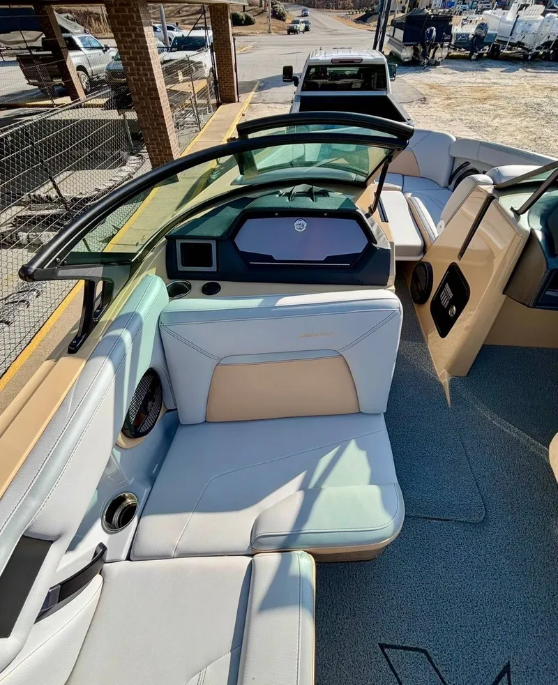 Slide: The Image of MasterCraft X STAR S 2023 - 9
