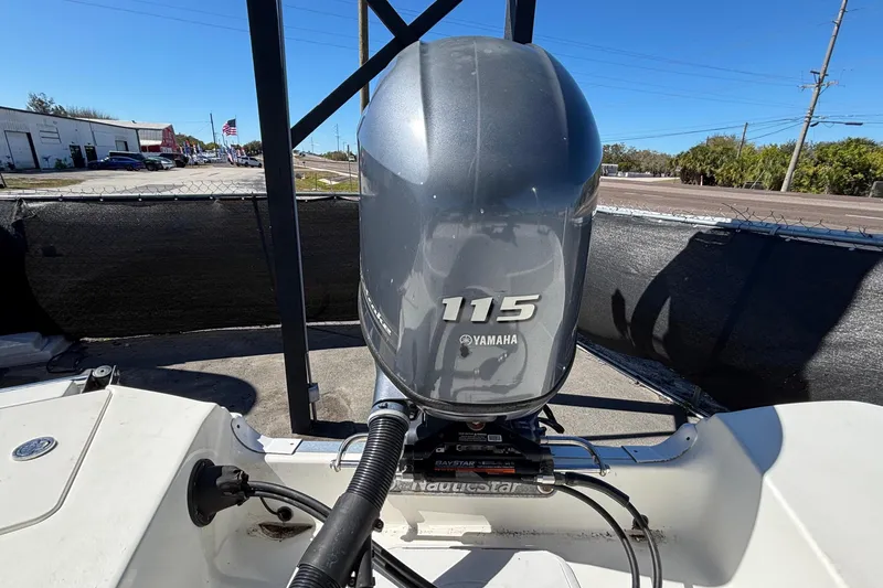 Slide: The Image of NauticStar 203 DC 2021 - 61