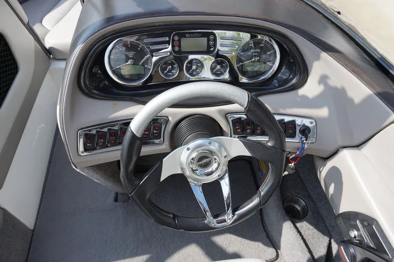 Slide: The Image of Malibu Wakesetter 23 LSV 2007 - 21