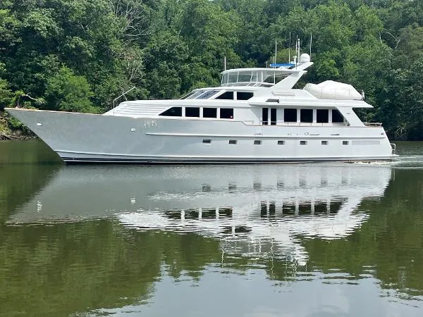 Slide: The Image of Burger Raised Pilothouse 1994 - 0