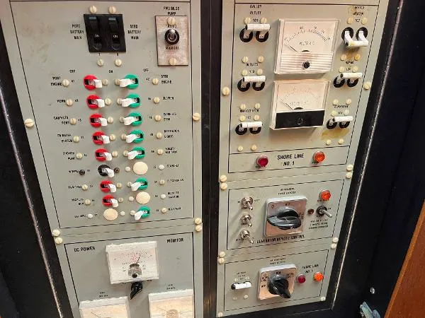 Slide: The Image of Bertram Sport Fisherman 1988 - 11