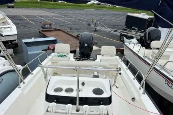 Slide: The Image of Boston Whaler 170 Montauk 2022 - 10