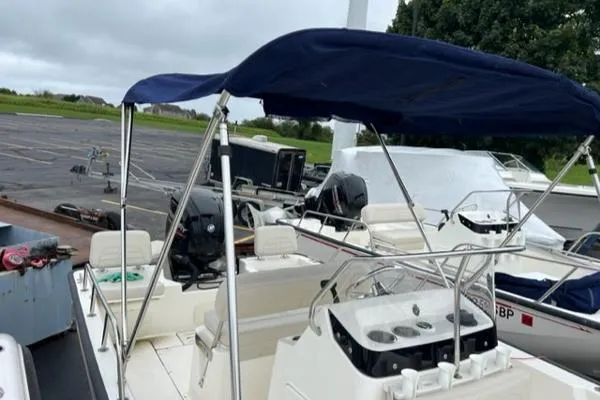 Slide: The Image of Boston Whaler 170 Montauk 2022 - 7