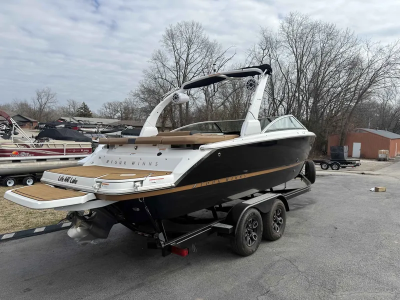 Slide: The Image of Four Winns H4 2023 - 7