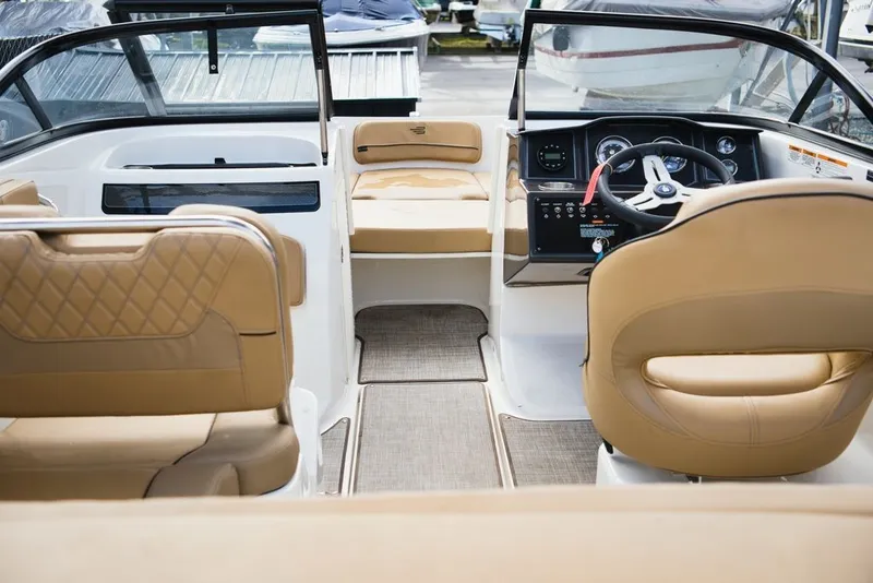 Slide: The Image of Bayliner VR5 Bowrider I/O 2024 - 10