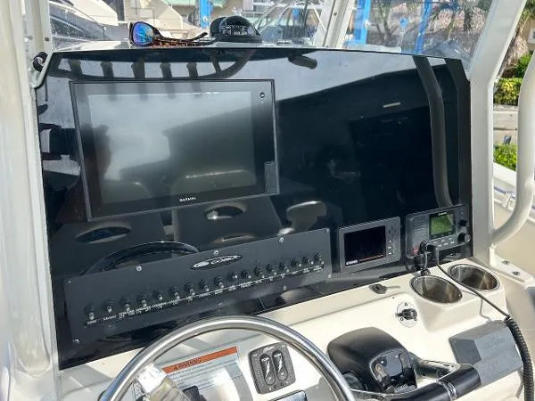 Slide: The Image of Cobia 280 Center Console 2020 - 6