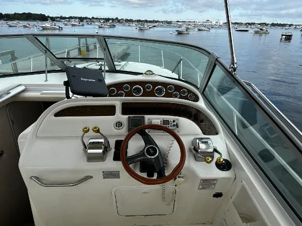 Slide: The Image of Sea Ray 310 Sundancer 2000 - 10