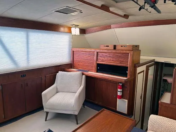 Slide: The Image of Bertram 42 Convertible 1985 - 6