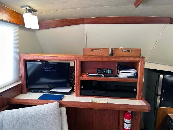 Slide: The Image of Bertram 42 Convertible 1985 - 7
