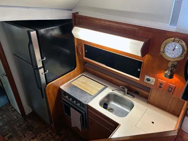 Slide: The Image of Bertram 42 Convertible 1985 - 8