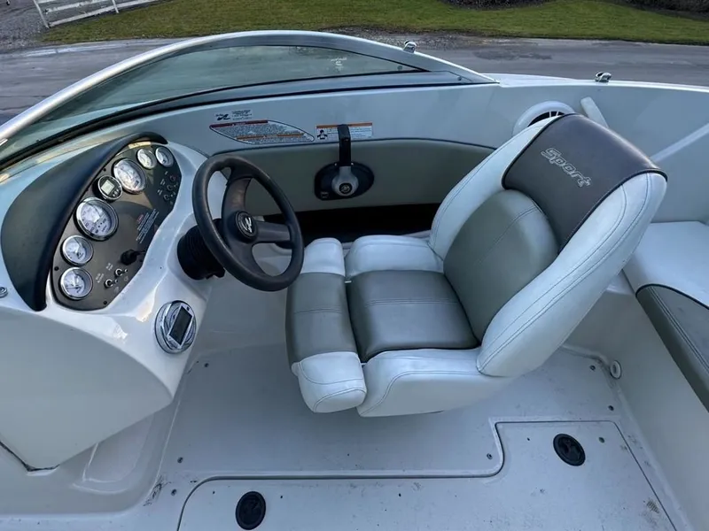 Slide: The Image of Sea Ray 185 Sport 2007 - 10