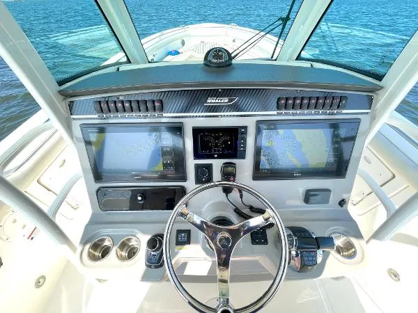 Slide: The Image of Boston Whaler 350 Outrage 2017 - 8