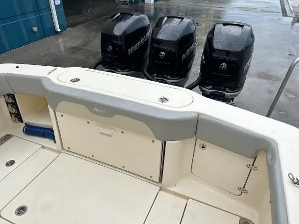 Slide: The Image of Scout 350 LXF 2019 - 8