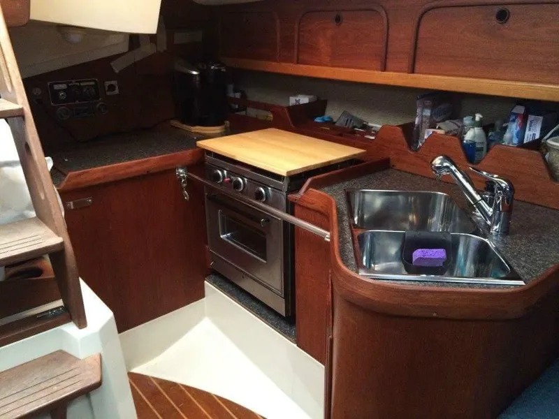 Slide: The Image of CAL 33-2 1986 - 10