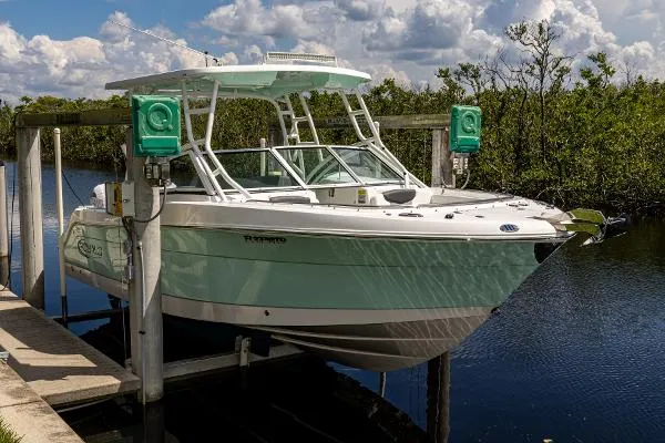 Slide: The Image of Robalo Dual Console 247 2022 - 0
