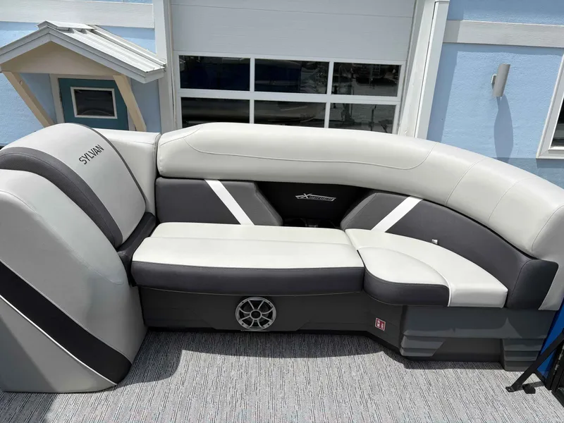 Slide: The Image of Sylvan X-5 CLZ DH 2026 boat seat with modern design. - 8