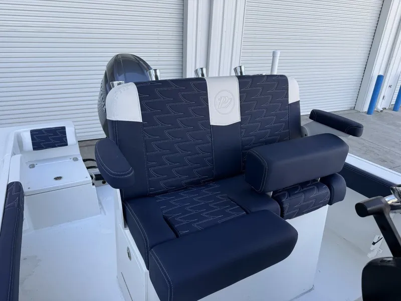 Slide: The Image of Parker Marine 210 Coastal Elite 2026 - 11