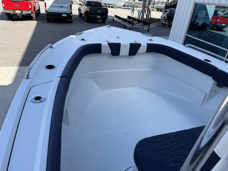 Slide: The Image of Parker Marine 210 Coastal Elite 2026 - 15