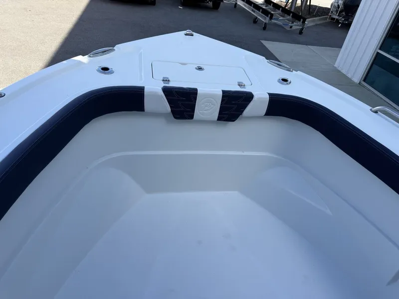 Slide: The Image of Parker Marine 210 Coastal Elite 2026 - 16