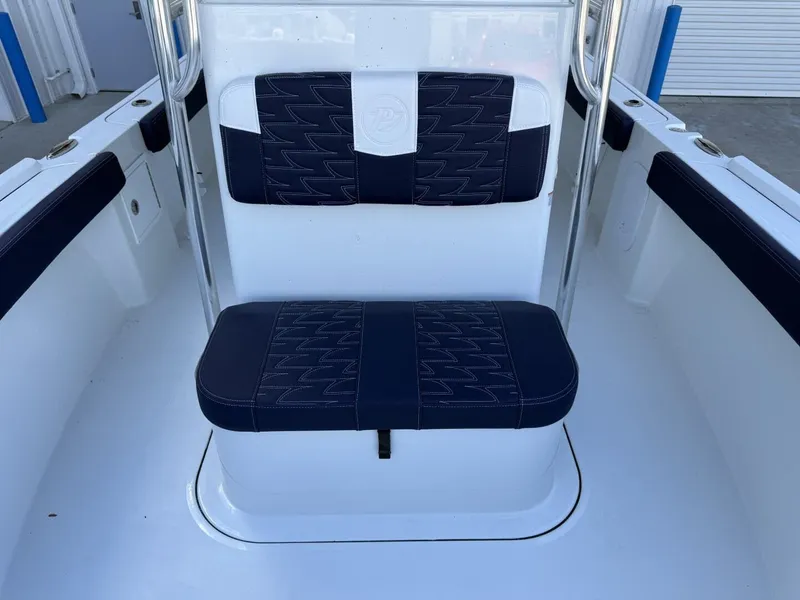 Slide: The Image of Parker Marine 210 Coastal Elite 2026 - 17