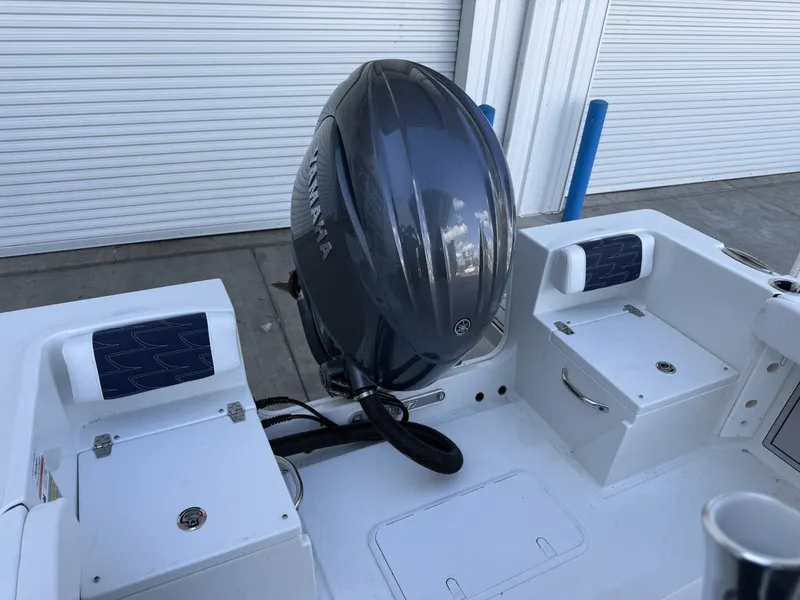 Slide: The Image of Parker Marine 210 Coastal Elite 2026 - 7