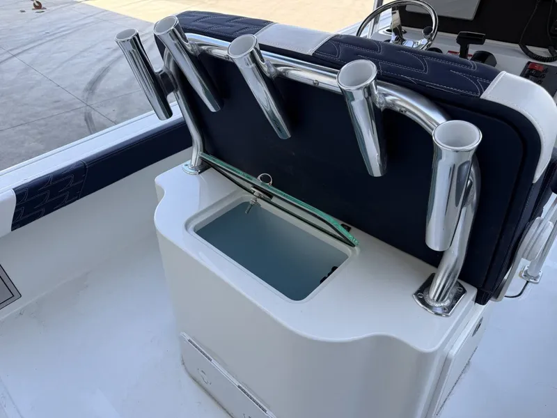 Slide: The Image of Parker Marine 210 Coastal Elite 2026 - 8