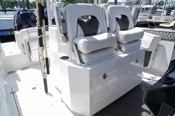 Slide: The Image of Wellcraft Scarab 302 Offshore 2020 - 11