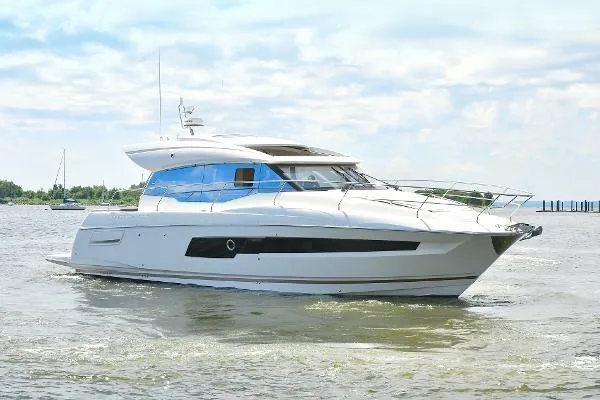 Slide: The Image of Prestige 460 S 2019 - 5