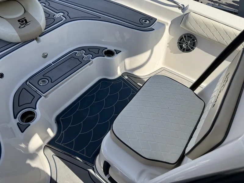 Slide: The Image of Sea Chaser LX Bay Series 2022 - 12