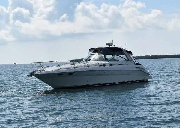 Slide: The Image of Sea Ray 410 Express Cruiser 2001 - 3