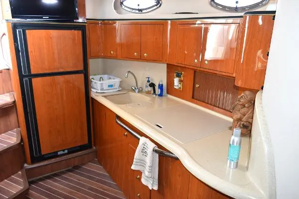 Slide: The Image of Sea Ray 410 Express Cruiser 2001 - 7
