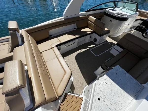 Slide: The Image of Sea Ray SDX 290 2019 - 11