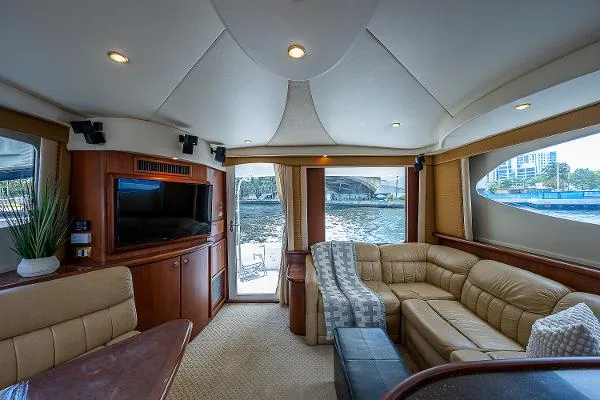 Slide: The Image of Silverton 50 Convertible 2006 - 9