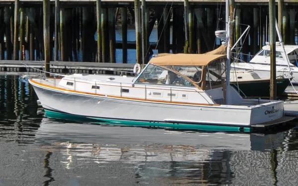 Slide: The Image of Grand Banks Eastbay 43EX 2000 - 0