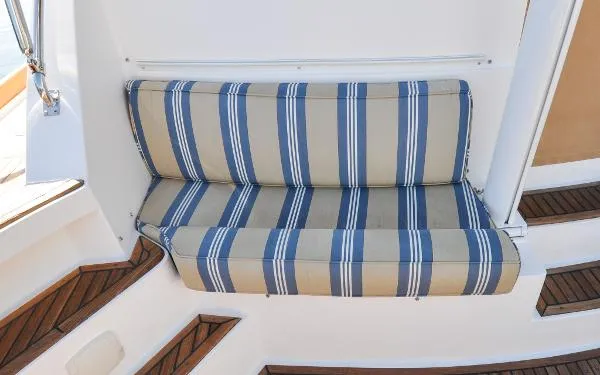 Slide: The Image of Grand Banks Eastbay 43EX 2000 - 7