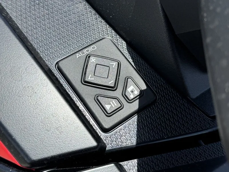Slide: The Image of Yamaha VX Cruiser® with Audio 2026 - 6