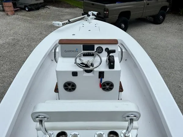Slide: The Image of Vintage Skiff 19 2022 - 11