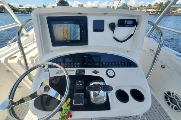 Slide: The Image of Boston Whaler 32 Outrage Cuddy 2006 - 5