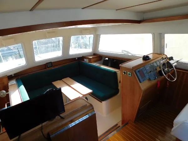 Slide: The Image of PDQ 34 Power Catamaran 2003 - 5
