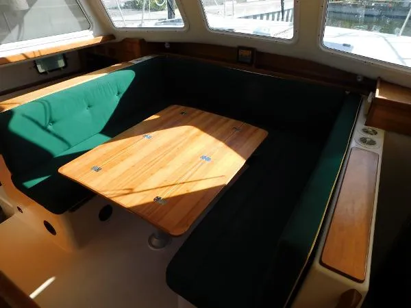 Slide: The Image of PDQ 34 Power Catamaran 2003 - 6