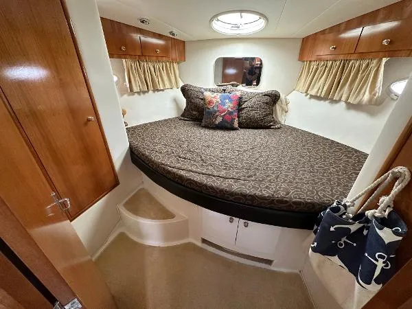 Slide: The Image of Carver Yachts 36 Aft Cabin 2002 - 10