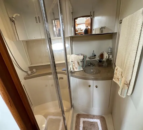 Slide: The Image of Carver Yachts 36 Aft Cabin 2002 - 11
