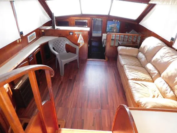 Slide: The Image of Californian 42 Motor Yacht 1987 - 2