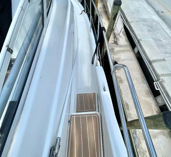 Slide: The Image of Silverton 43 Sport Bridge 2005 - 7