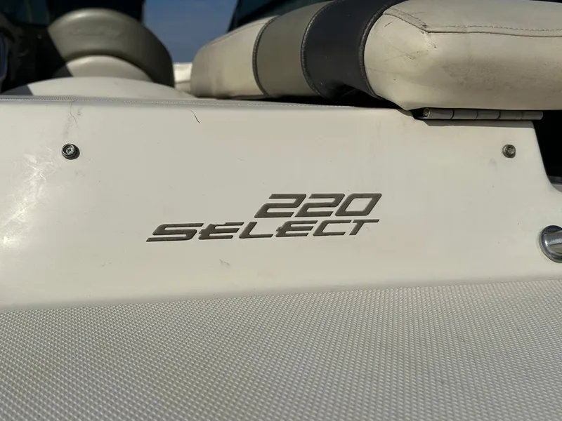 Slide: The Image of Sea Ray 220 Select 2005 - 10