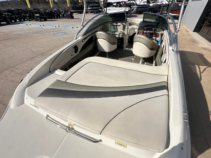 Slide: The Image of Sea Ray 220 Select 2005 - 11