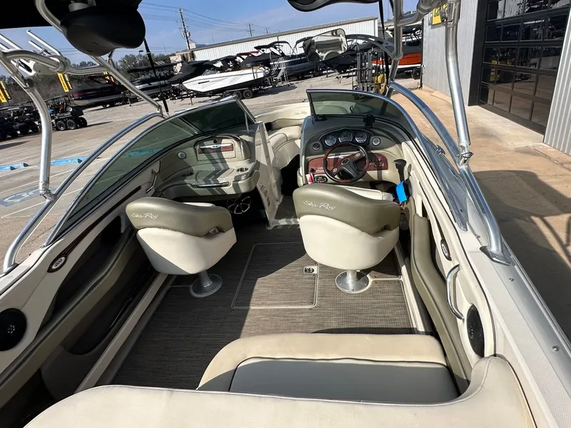 Slide: The Image of Sea Ray 220 Select 2005 - 12